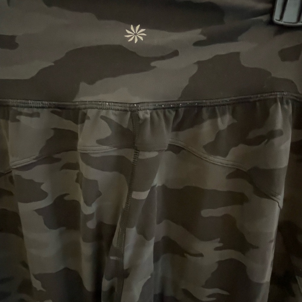 Athleta camouflage joggers, EUC - size medium - Picture 5 of 5